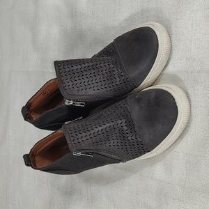 Dolce Vita Krissa Gray Hidden Wedges Laser Cut Boho Womens Size 9